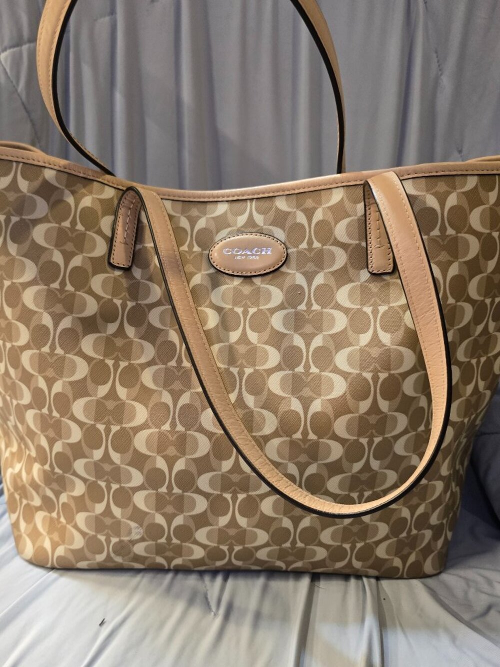 COACH Taxi Tote Bag in Signature Coated Canvas - Khaki/Nude Vachetta
